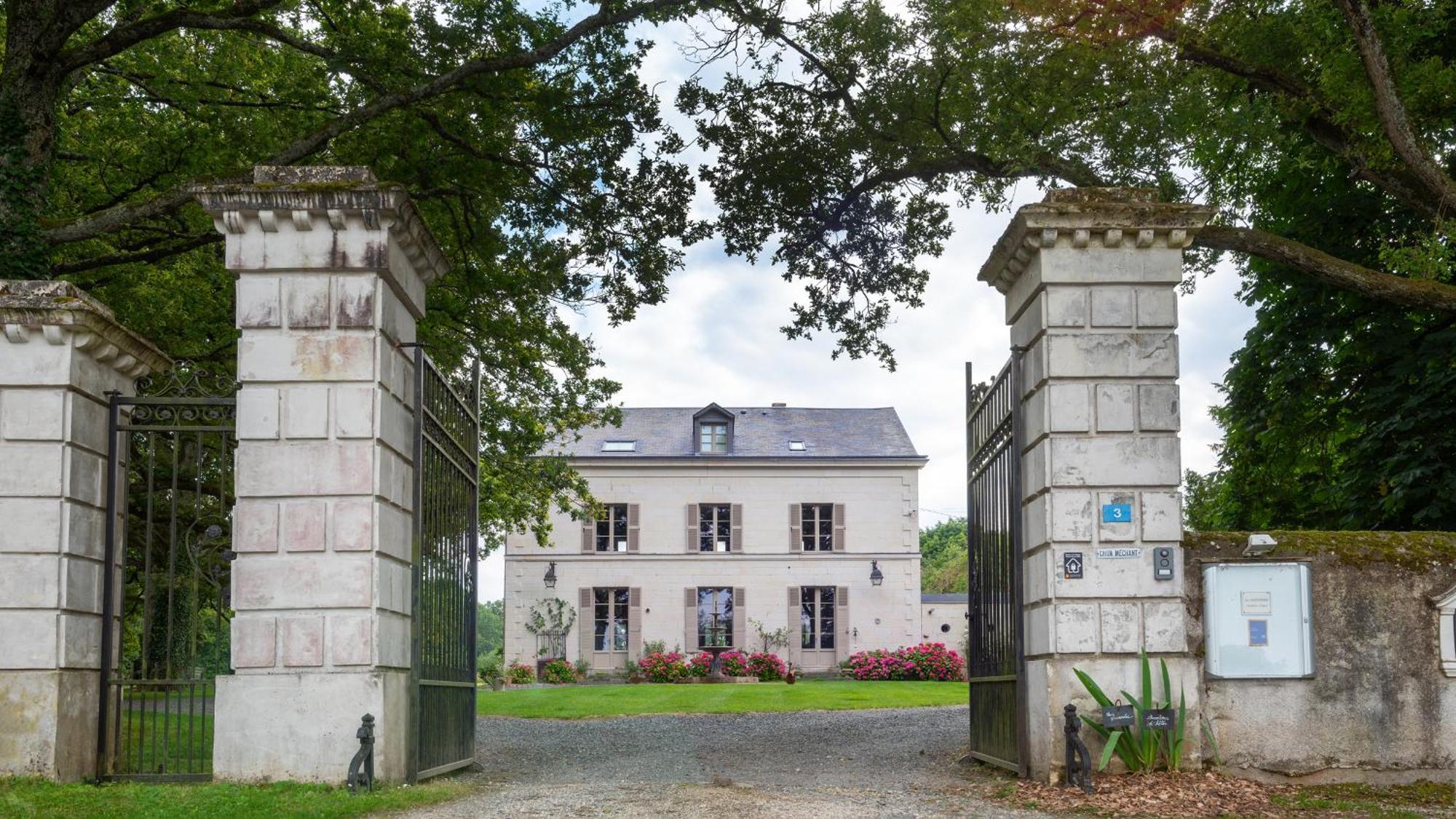 La Gironnerie Bed and Breakfast Loche-sur-Indrois Exteriör bild